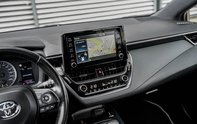 Toyota Corolla cena 77900 przebieg: 118491, rok produkcji 2019 z Piła małe 562